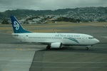 Air NZ B733 at WLG/NZWN.
